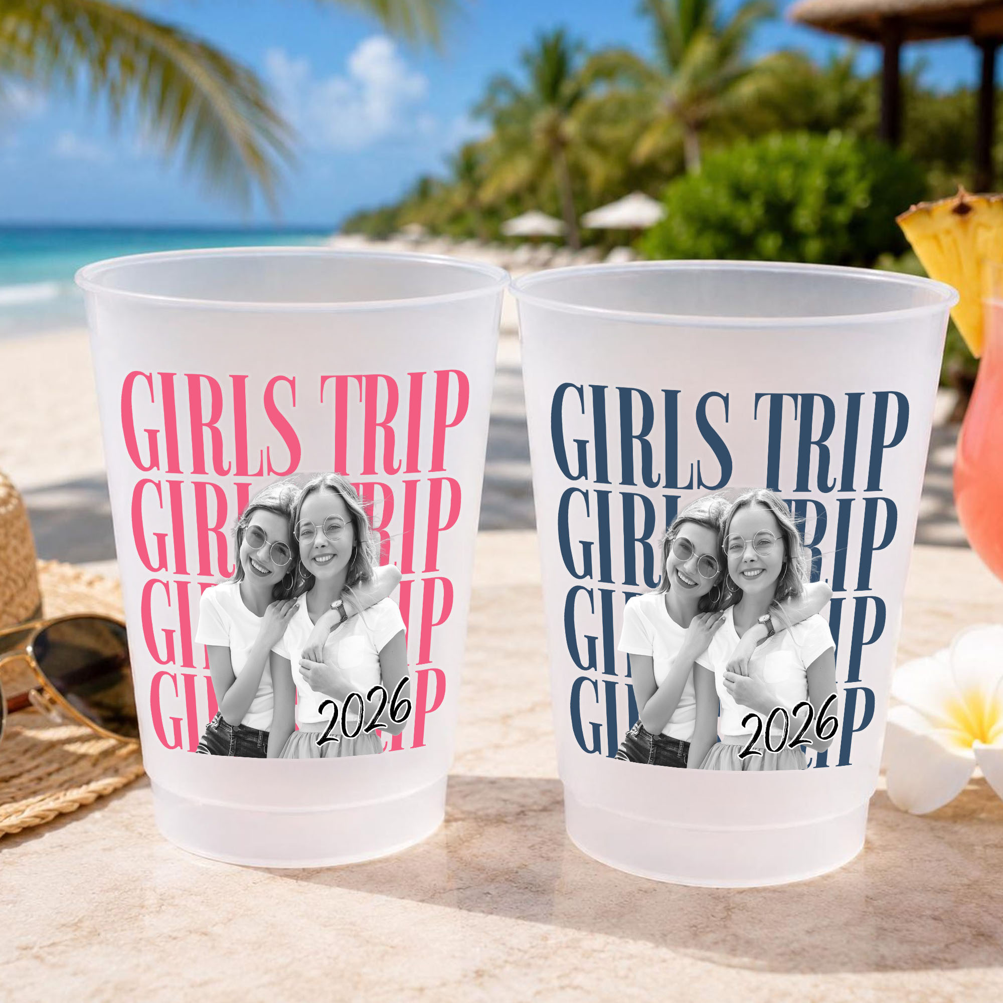 Personalisierter Retro-Fotobecher aus mattiertem Kunststoff für Mädelsausflüge mit Jahreszahl – 10er-Set – Strandparty, Sommerurlaub, Geschenk für beste Freundinnen (BFF) und Frauen