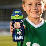 Individuell gestaltete 3D-Cartoon-Figur im Fußball-Design, 12 oz isolierte Trinkflasche mit Strohhalm und Tragegriff – Geschenk zum Schulanfang oder Geburtstag für Jungen und Mädchen