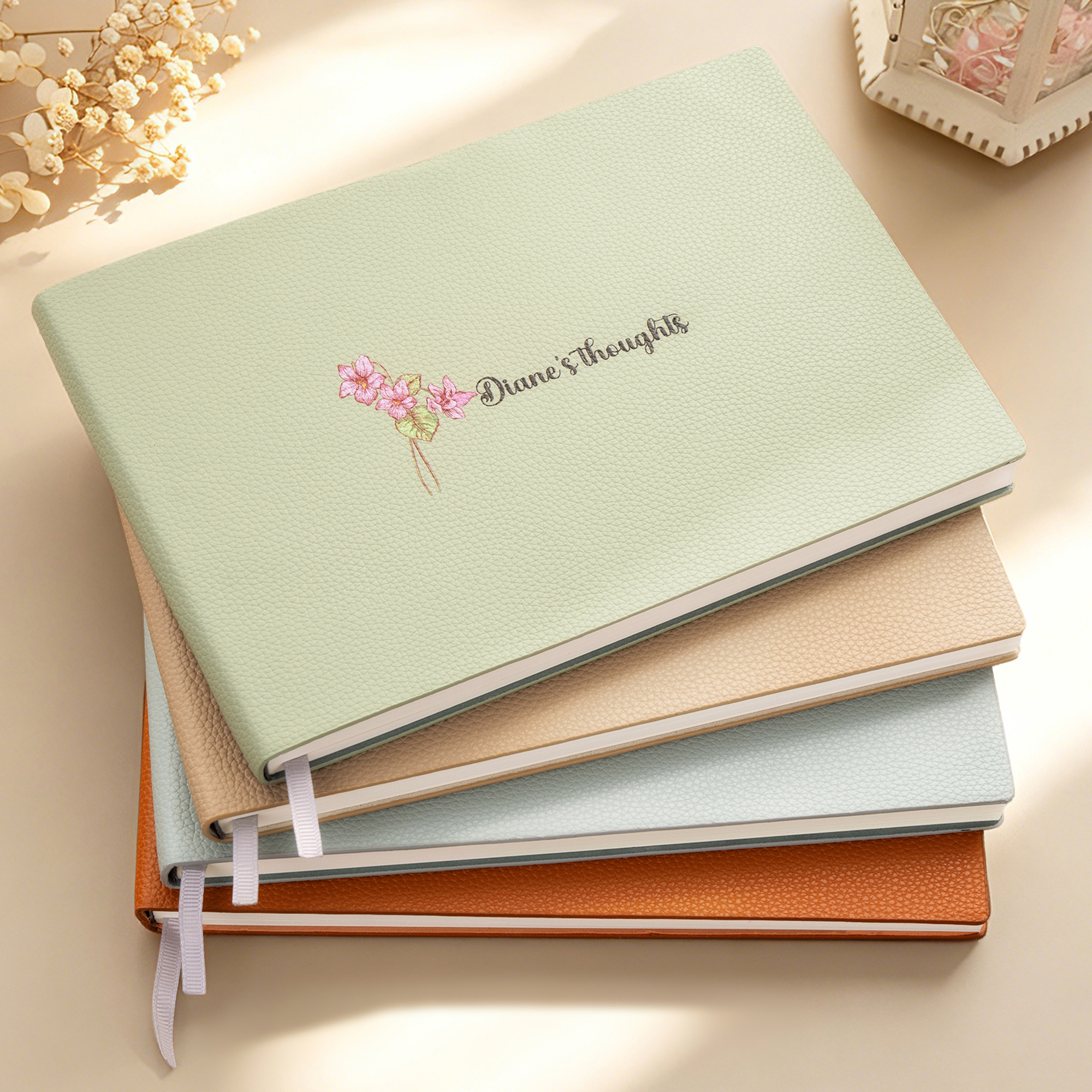 Personalisiertes Skizzenbuch aus PU-Leder mit Geburtsblume und Text – Alltagsbegleiter und Geburtstagsgeschenk für Frauen, Schriftstellerinnen und Zeichnerinnen