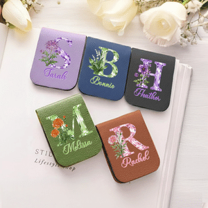 Segnalibro magnetico personalizzato in ecopelle, con iniziale, nome, fiore di nascita ed effetto diamante - Regalo di compleanno per lettori