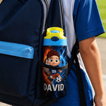 Individuell gestaltete 3D-Cartoon-Figur im Fußball-Design, 12 oz isolierte Trinkflasche mit Strohhalm und Tragegriff – Geschenk zum Schulanfang oder Geburtstag für Jungen und Mädchen