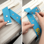 Etiqueta de equipaje personalizada con nombre en dos colores y efecto de sombra, con broches. Imprescindible para viajes de negocios. Regalo de cumpleaños ideal para los amantes de los viajes, familia