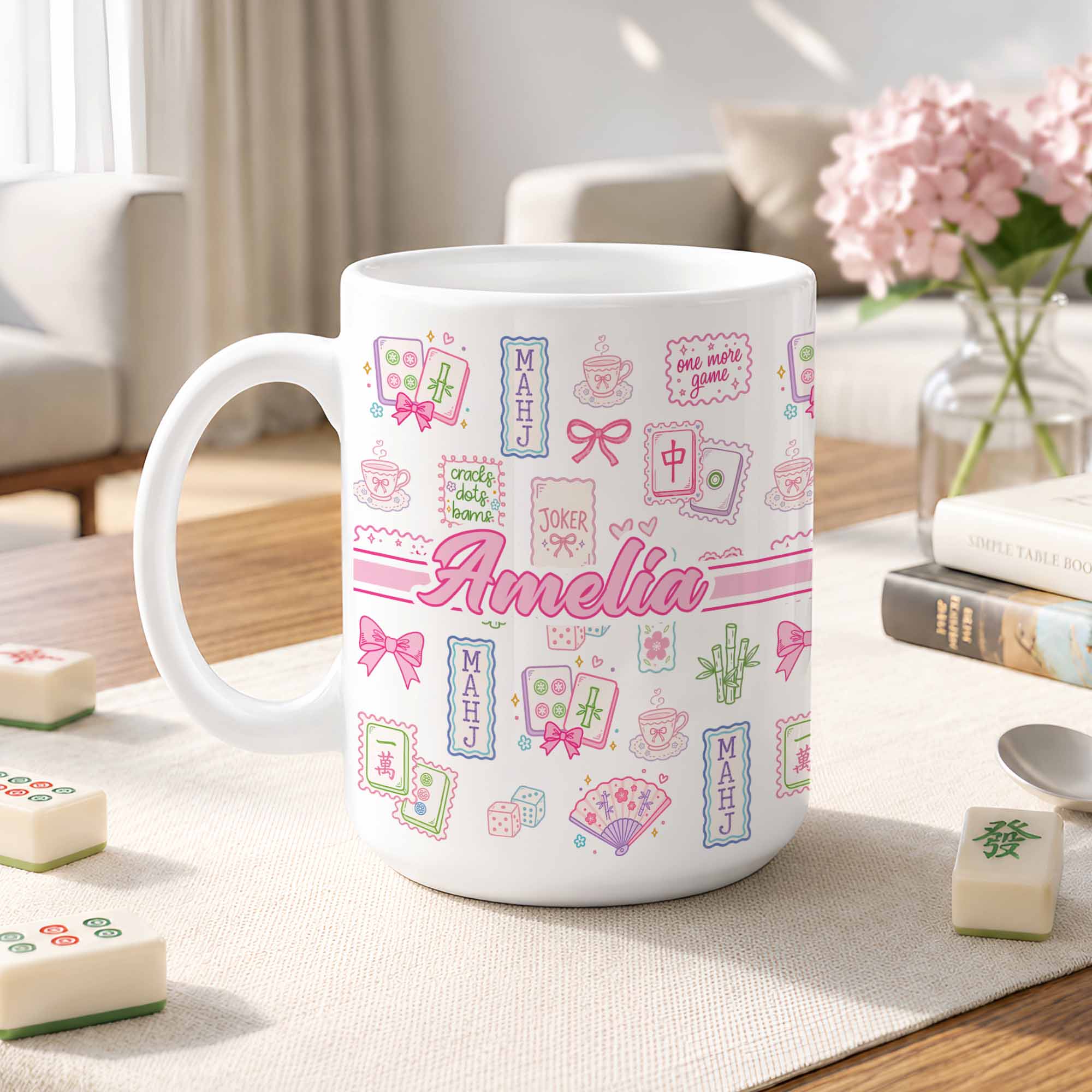 Personalisierte Keramiktasse mit süßem Schleifen-Mahjong-Motiv, 11 oz oder 15 oz, mit Namen – Geburtstagsgeschenk für den Mahjong-Club, Geschenk für Mahjong-Fans