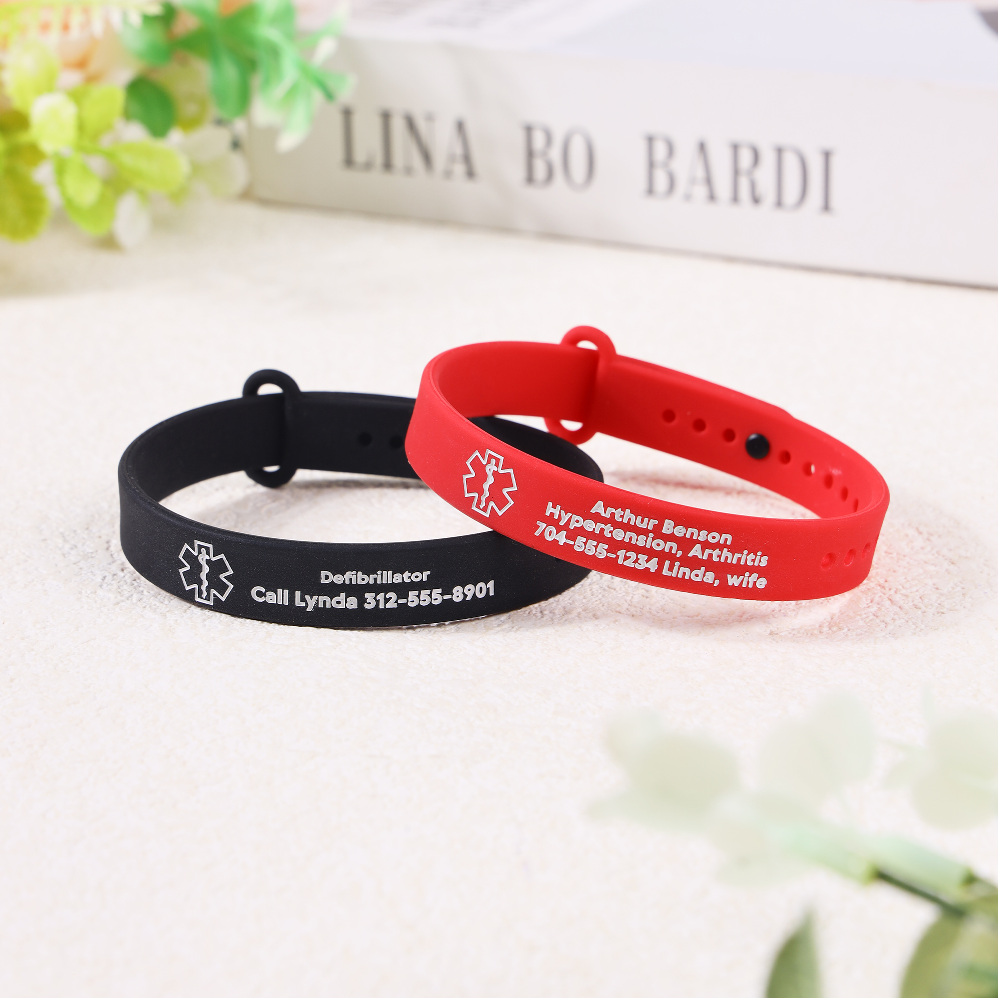 Individuell gestaltbares, mehrfarbiges, verstellbares, wasserdichtes Silikon-Armband mit medizinischem Notfalltext und Gravur – Notfall-Allergie-Geschenk für Erwachsene und Kinder