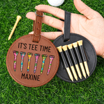 Personalisiert „It's Tee Time“ – bunter Golf-Tee aus PU-Leder, Golf-Tee-Halter, Taschenanhänger mit Namen – Geschenk zum Spieltag oder Geburtstag für Golfer und Golfbegeisterte