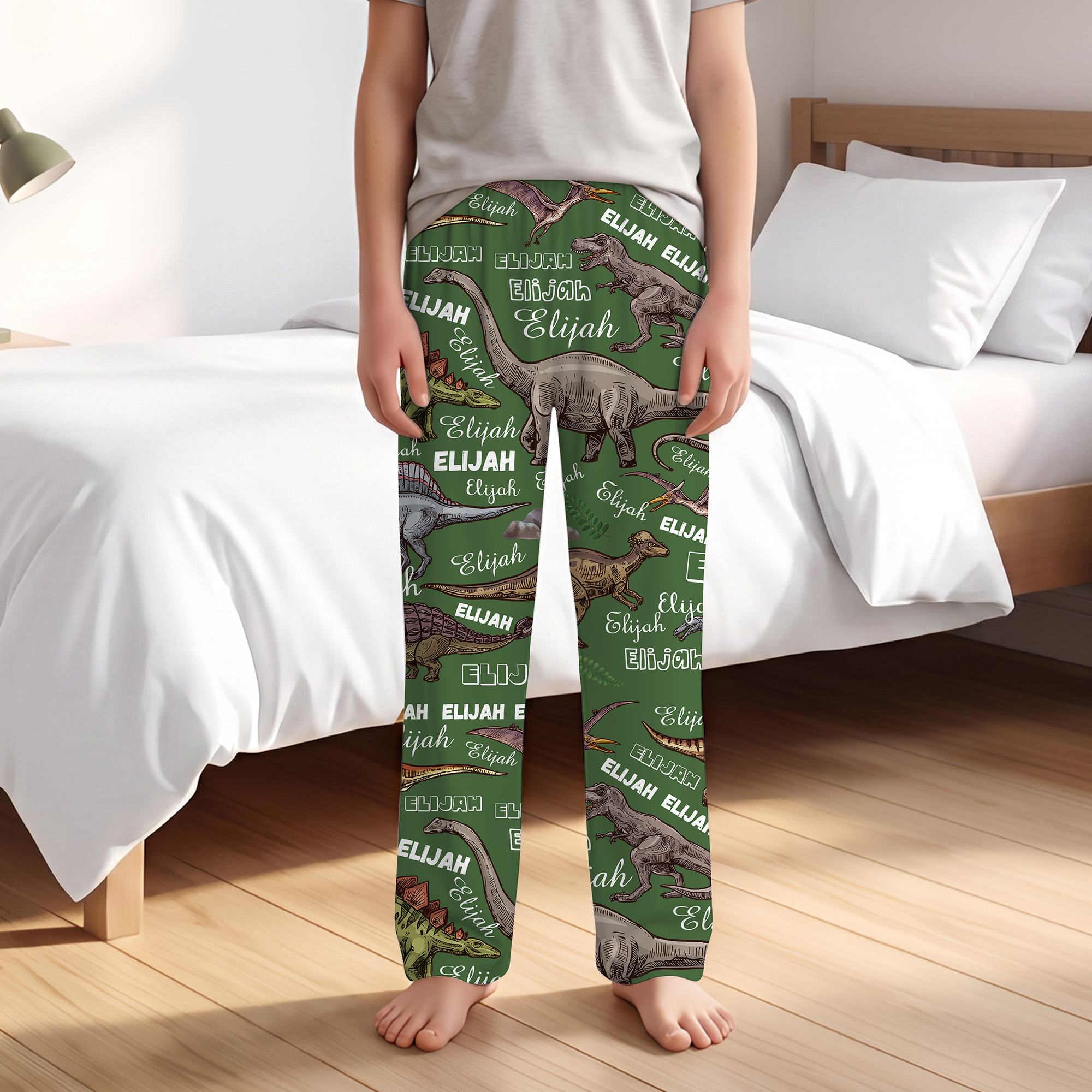Personalisierte, mehrfarbige, weiche Pyjamahose mit Dinosaurier-Namens-Wortwolke – für den Alltag und als Geburtstagsgeschenk für Dinosaurier-Fans