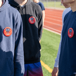 Personalisierte, mehrfarbige Maskottchen-Sonnenbrille mit Neon-Anstecker und Teamnamen – Geschenk zum Schulanfang, für Spieltage und Sportveranstaltungen – für Sportler, Trainer und Sportfans