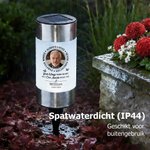 Gepersonaliseerde tuinlamp op zonne-energie met foto, naam en jaar ter nagedachtenis aan een dierbare