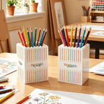 Personalisierter Buntstift-Stifthalter in Form eines Bausteins mit Namen – Dekoration für den Schreibtisch im Alltag, Geschenk zum Lehrertag für Lehrer und Pädagogen