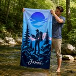 Telo da mare sportivo in microfibra multicolore ad asciugatura rapida con silhouette personalizzata di un escursionista e nome: regalo da viaggio, per il compleanno o per le vacanze estive, ideale per