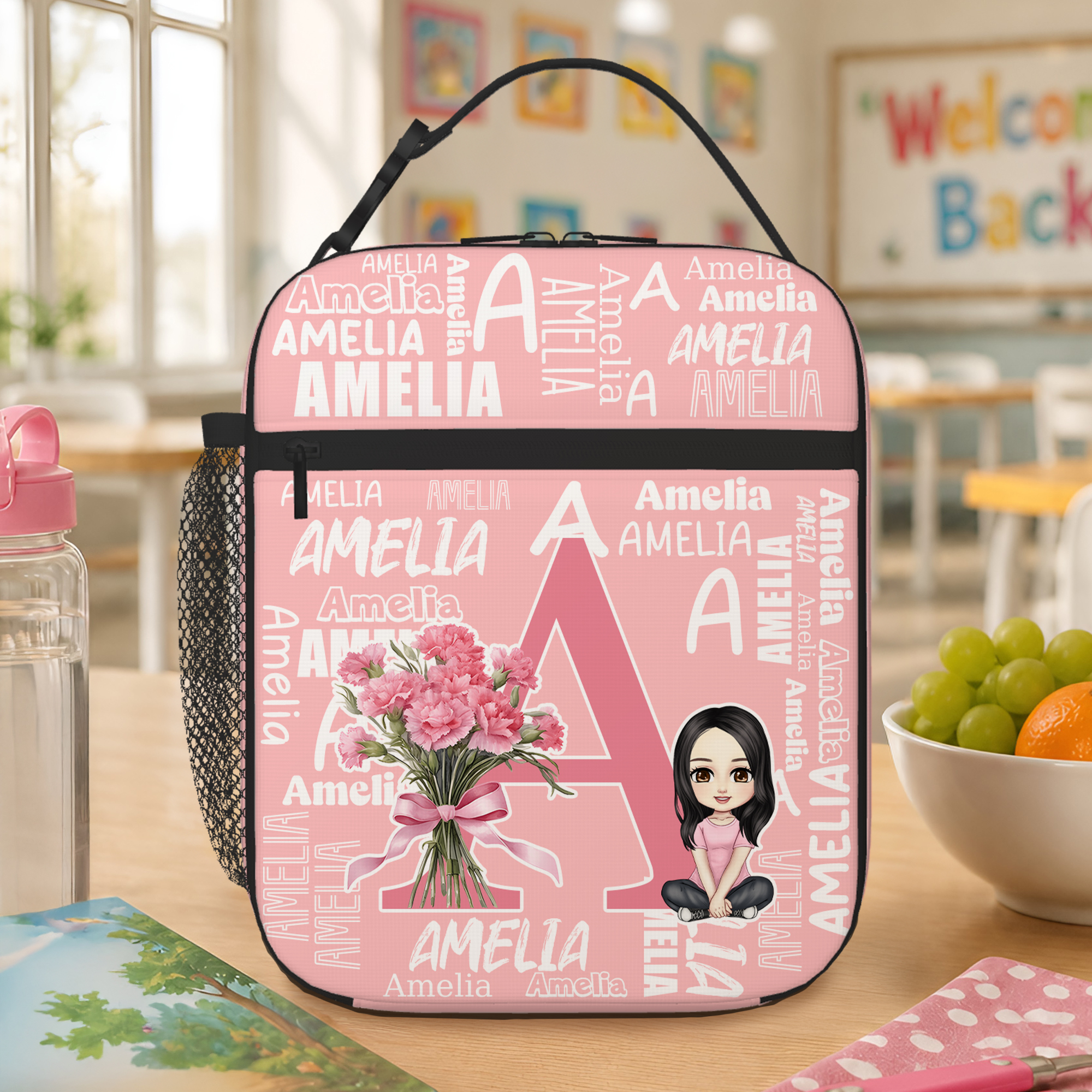 Personalisierte Lunch-Tasche mit Cartoon-Figur, Geburtsblumen-Strauß und Namensaufdruck – für den Alltag, auf Reisen, zum Schulanfang und als Geburtstagsgeschenk für Kinder und Schüler