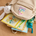 Zaino personalizzato in velluto a coste multicolore con motivo a camioncino, unicorno fantastico e iniziale, con nome, ideale come regalo per il rientro a scuola o per il compleanno di bambini e neona