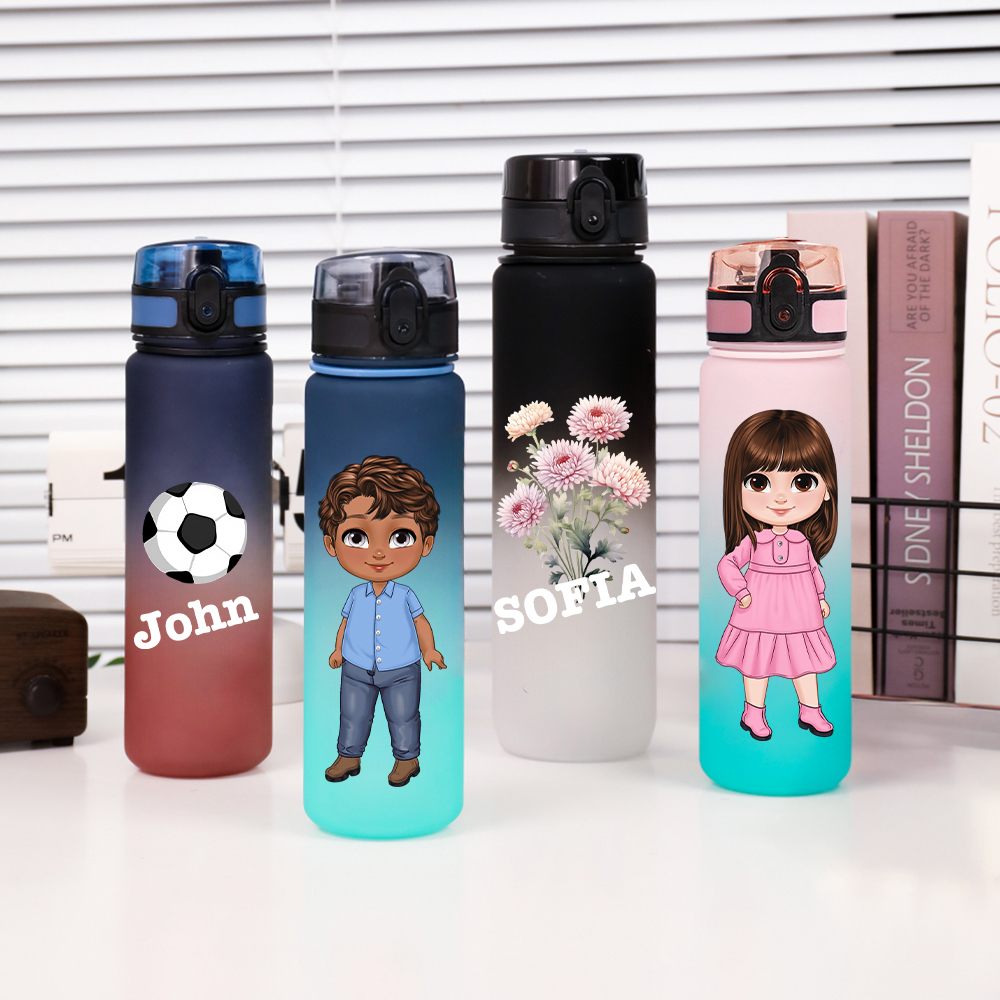 Personalisierte niedlichen Cartoon-Charakter Geburt Blume Ball Name Sport Wasserflasche mit Strohhalm und Spill-Proof-Deckel Geburtstag zurück zu Schule Geschenk für Familie