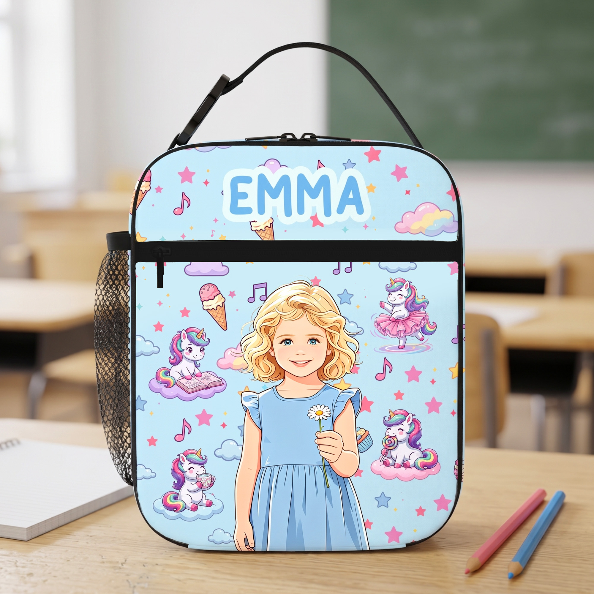 Personalisierte Lunch-Tasche im Cartoon-Stil für Kinder – mit Foto, Einhorn, Dinosaurier oder Flamingo-Motiv, isoliert, mit Namensaufdruck – als Geschenk zum Schulanfang, für Reisen oder zum Geburtsta