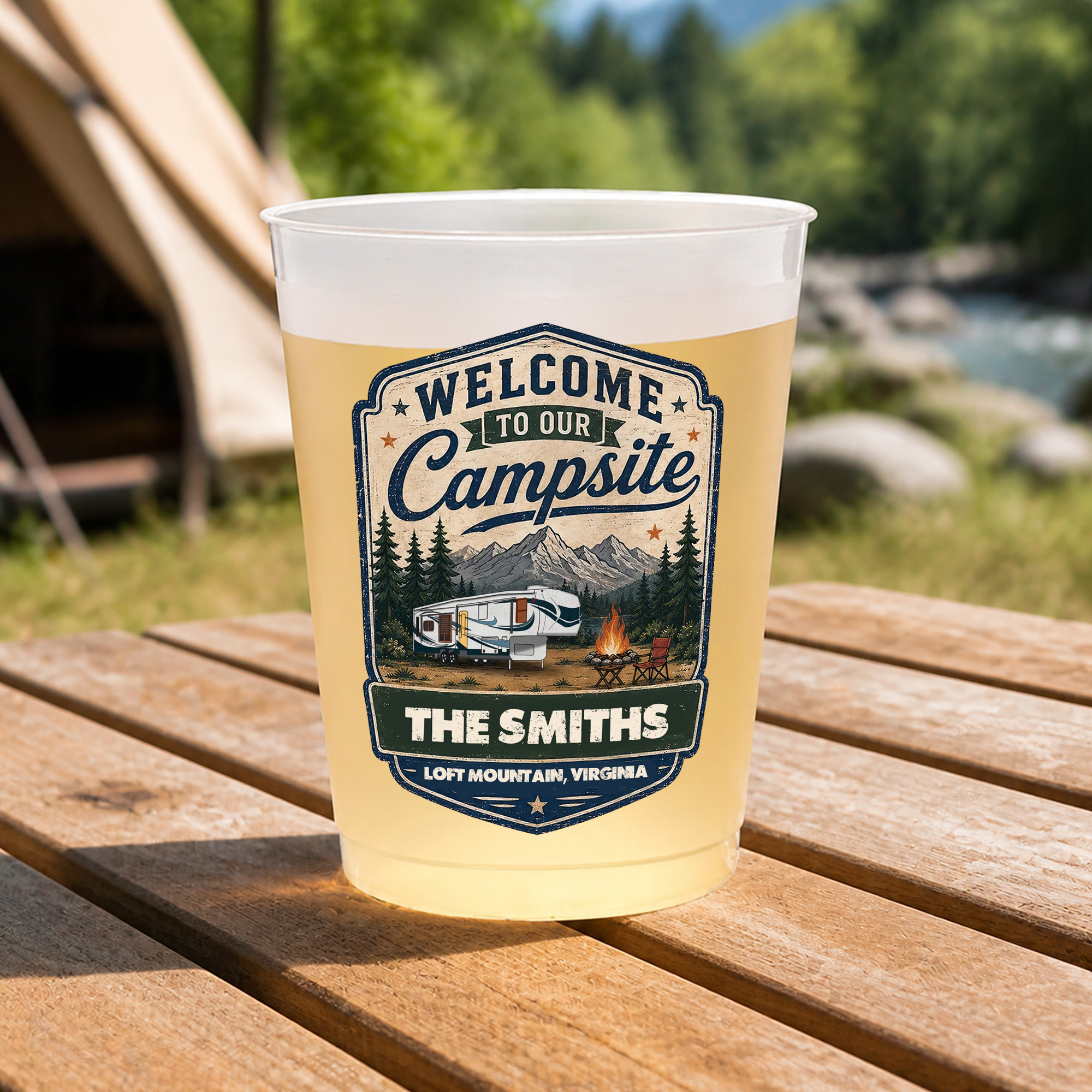 Personalisierte „Willkommen auf unserem Campingplatz“-Becher aus mattiertem Kunststoff mit Aufdruck – 10er-Set – Outdoor-Camping-Geburtstagsgeschenk für Camping-Fans