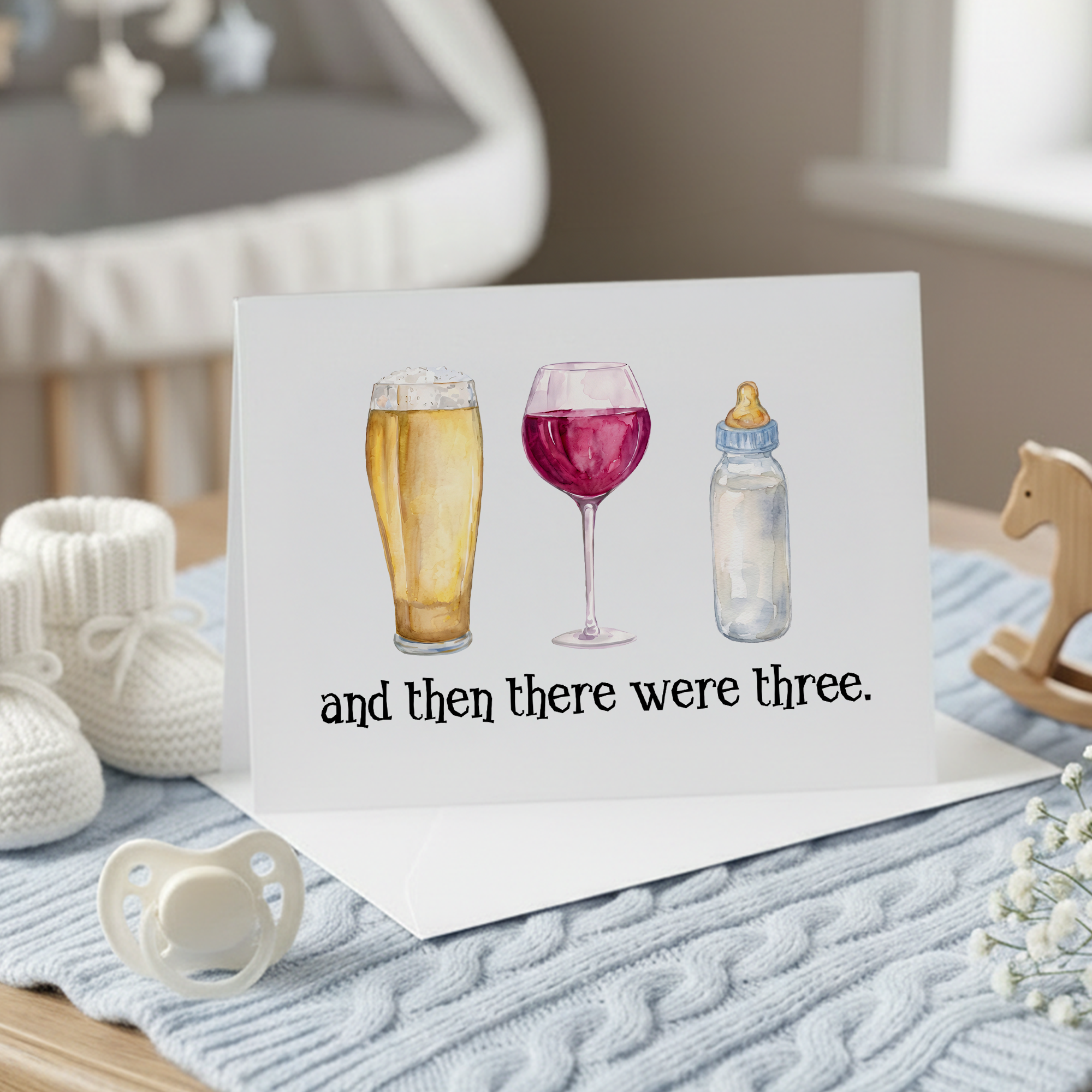 Personalisierte Grußkarte mit Text und Jahreszahl – mit Motiv: Aquarell, Bier, Wein, Babyflasche, Haustiernapf – Einladung zur Babyparty – Geschenk für Neugeborene und frischgebackene Eltern