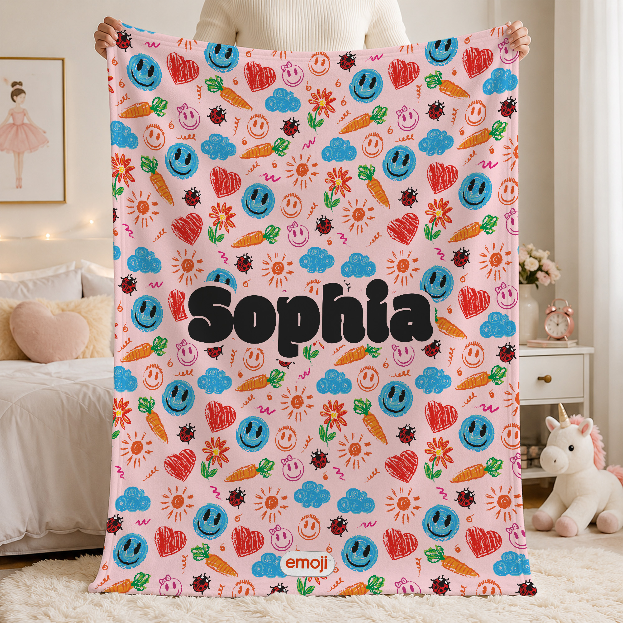 Personalisierte emoji-Kuscheldecke mit Namen – Wohnaccessoire und Geburtstagsgeschenk für Freunde, Kinder und die Familie | Callie × emoji ™