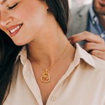 Collar con colgante personalizado de corazón de rosas y piedra natal, con nombre. Joya delicada, ideal como regalo de cumpleaños o aniversario para mujeres y niñas