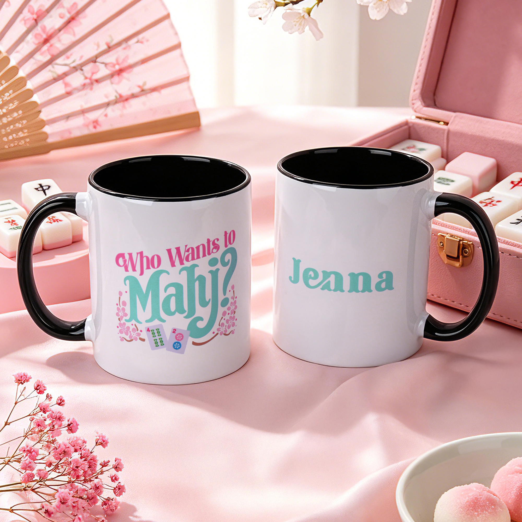 Personalisierte Keramiktasse mit lustigem Mahjong-Motiv und Namen – Tee- und Kaffeetasse, Geschenk für Spieleabende und Geburtstage für Mahjong-Fans
