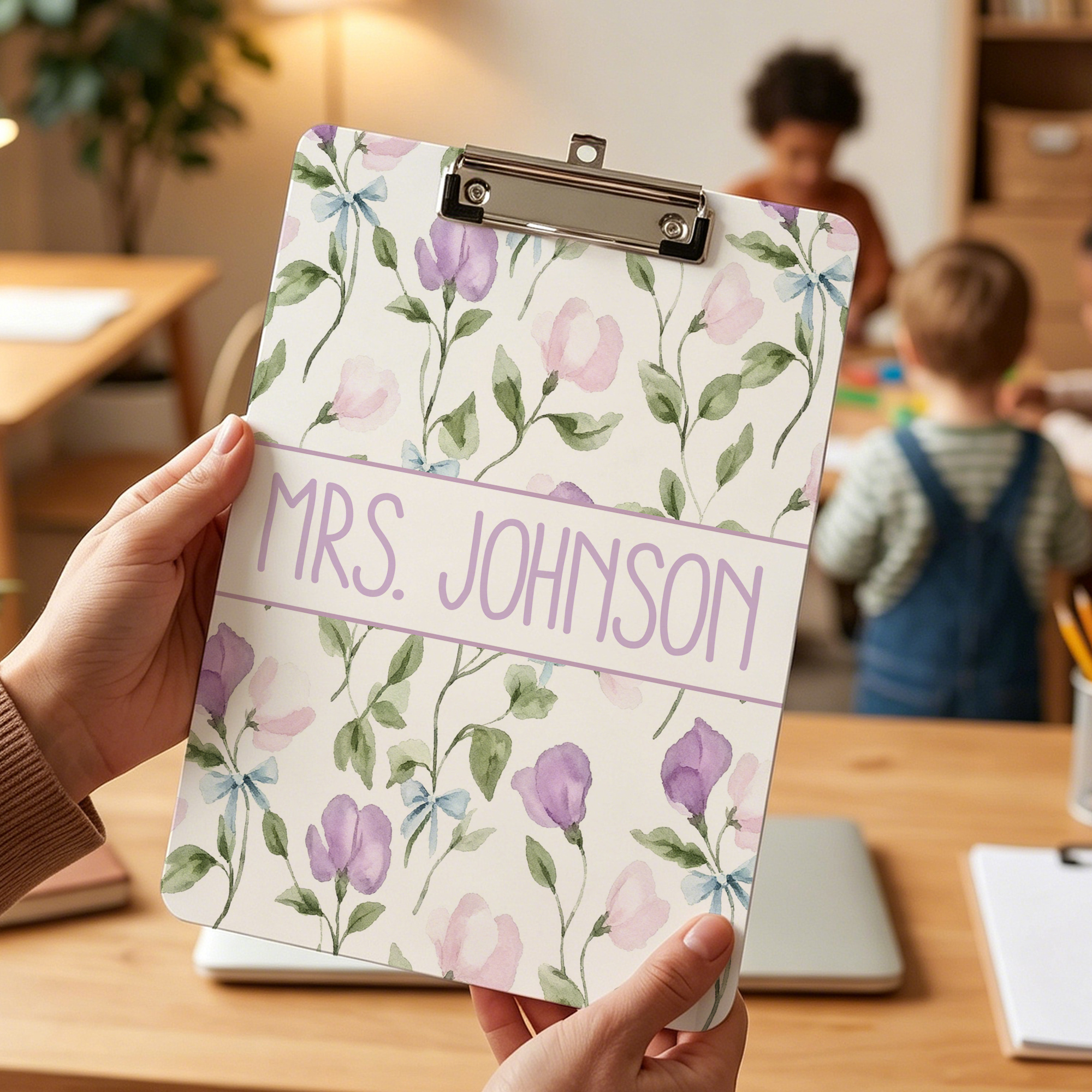 Individuell gestaltetes, tragbares Klemmbrett im Vintage-Stil mit Blumen-Aquarellmotiv, Vorname und Nachname – Dankeschön zum Lehrertag und Geburtstagsgeschenk für Lehrer