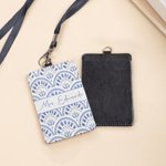 Gepersonaliseerde retro-badgehouder van PU-leer met bloemmotief en tekst – cadeau voor lerarendag en het begin van het nieuwe schooljaar