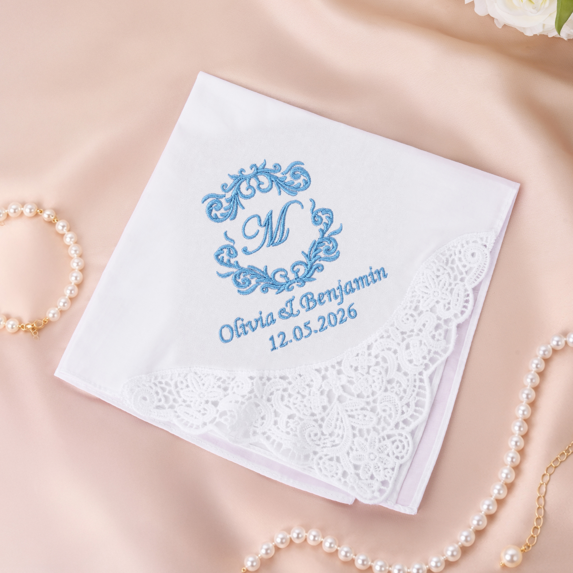 Personalisierte Hochzeit Initial Taschentuch mit Stickerei Name und Datum Bridal Shower Hochzeit Geschenk für Braut