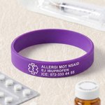Personligt vattentätt medicinskt armband i silikon med graverad text för diabetes allergi epilepsi och autism trygghet varje dag
