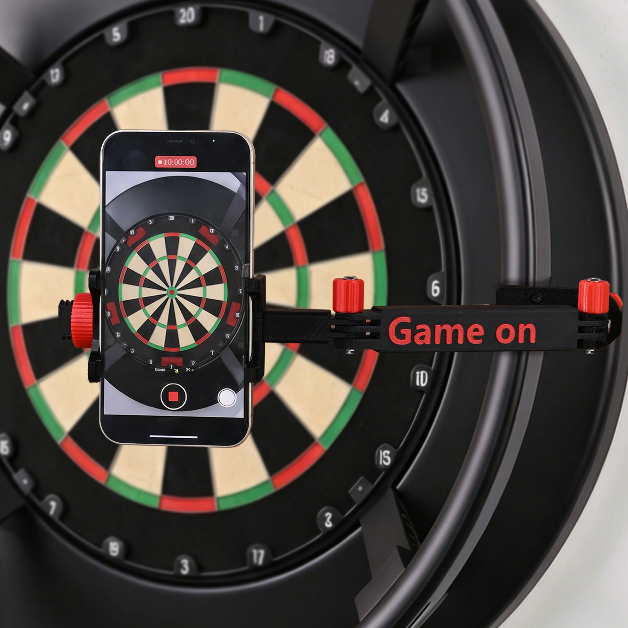 Individuell gestaltete Dartscheibe mit automatischer Punkteanzeige und Handyhalterung für Target Omni mit „Text Dart Club“-Aufdruck – Geburtstagsgeschenk für Dartspieler und Dartliebhaber