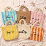 Gepersonaliseerde, kleurrijke, gestreepte, geborduurde naam, handgemaakte papieren raffia geweven handtas – cadeau voor vrouwen voor de zomervakantie, het strand, het zwembad of een feestje