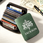 Portacarte personalizzato a forma di croce con la scritta “Jesus Saved My Life”, con nome e scomparti multipli per carte: regalo religioso per l’uso quotidiano, ideale per battesimi e compleanni, per 