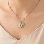 Collar personalizado con inicial en forma de macaron multicolor y piedra natal: regalo de cumpleaños o aniversario para mujeres y niñas
