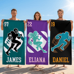 Serviette de plage surdimensionnée à séchage rapide, personnalisée avec la silhouette multicolore d'un joueur de football américain, son nom et son numéro – Cadeau de voyage pour les vacances d'été, i