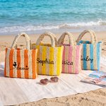 Gepersonaliseerde, kleurrijke, gestreepte, geborduurde naam, handgemaakte papieren raffia geweven handtas – cadeau voor vrouwen voor de zomervakantie, het strand, het zwembad of een feestje