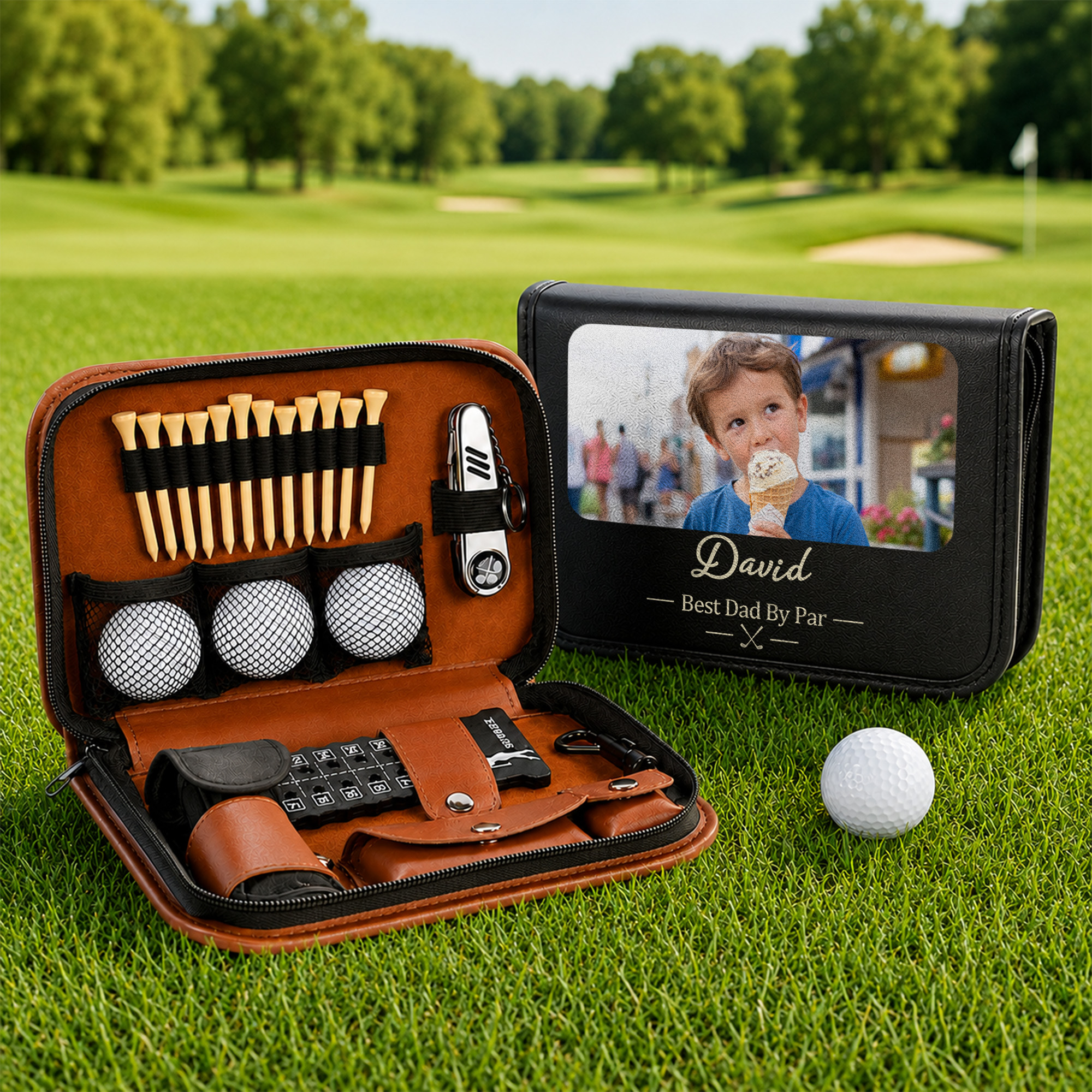 Personalisierte Aufbewahrungstasche aus PU-Leder für Golfzubehör mit Familienfoto, Namenszug und 21-teiligem Zubehörset – das perfekte Geschenk zum Golfwochenende oder Geburtstag für Golfbegeisterte u