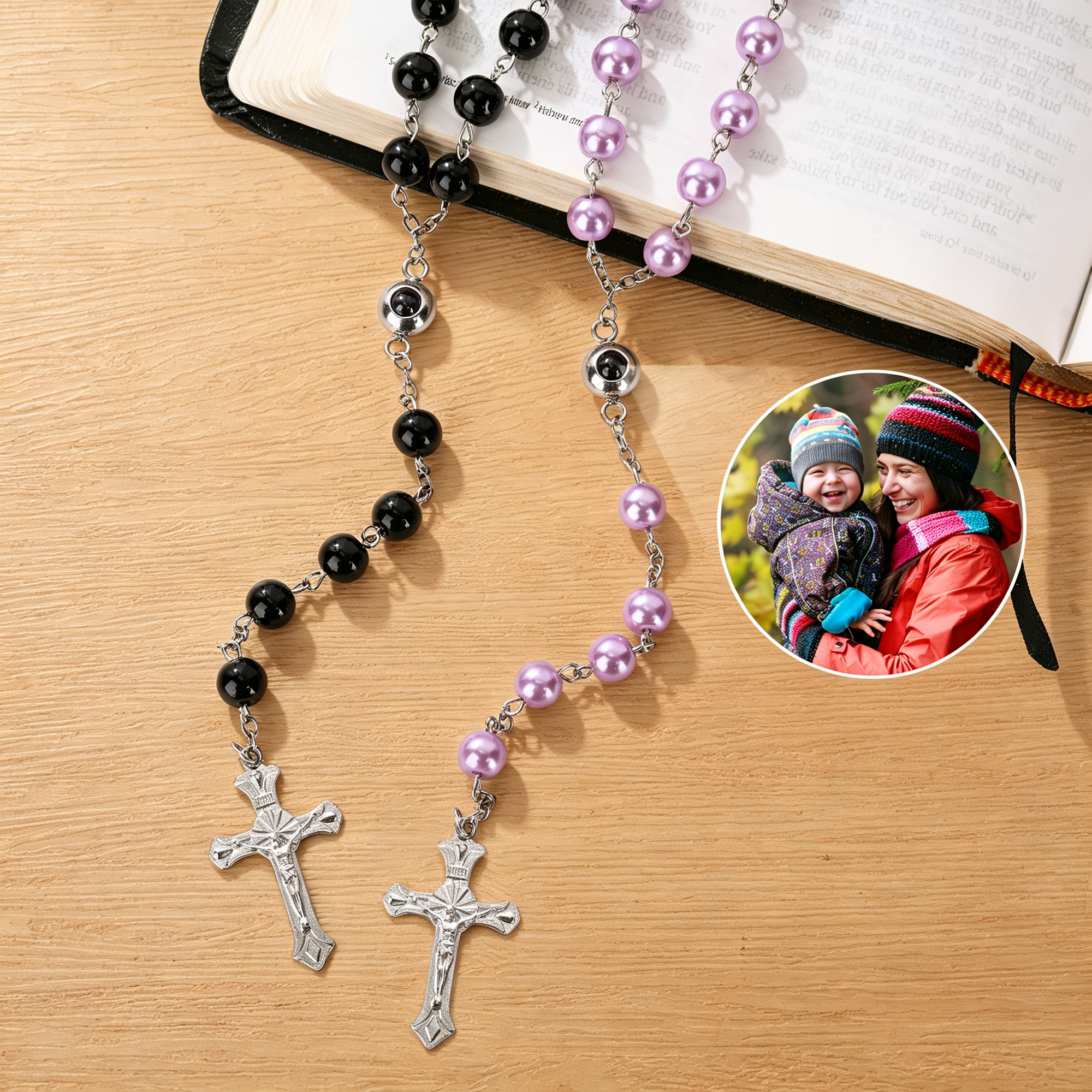 Personalisierte Rosenkranz-Halskette mit Fotoprojektion und Kreuzanhänger – zierlicher Schmuck als Geschenk zur Taufe oder Erstkommunion für Christen und Katholiken