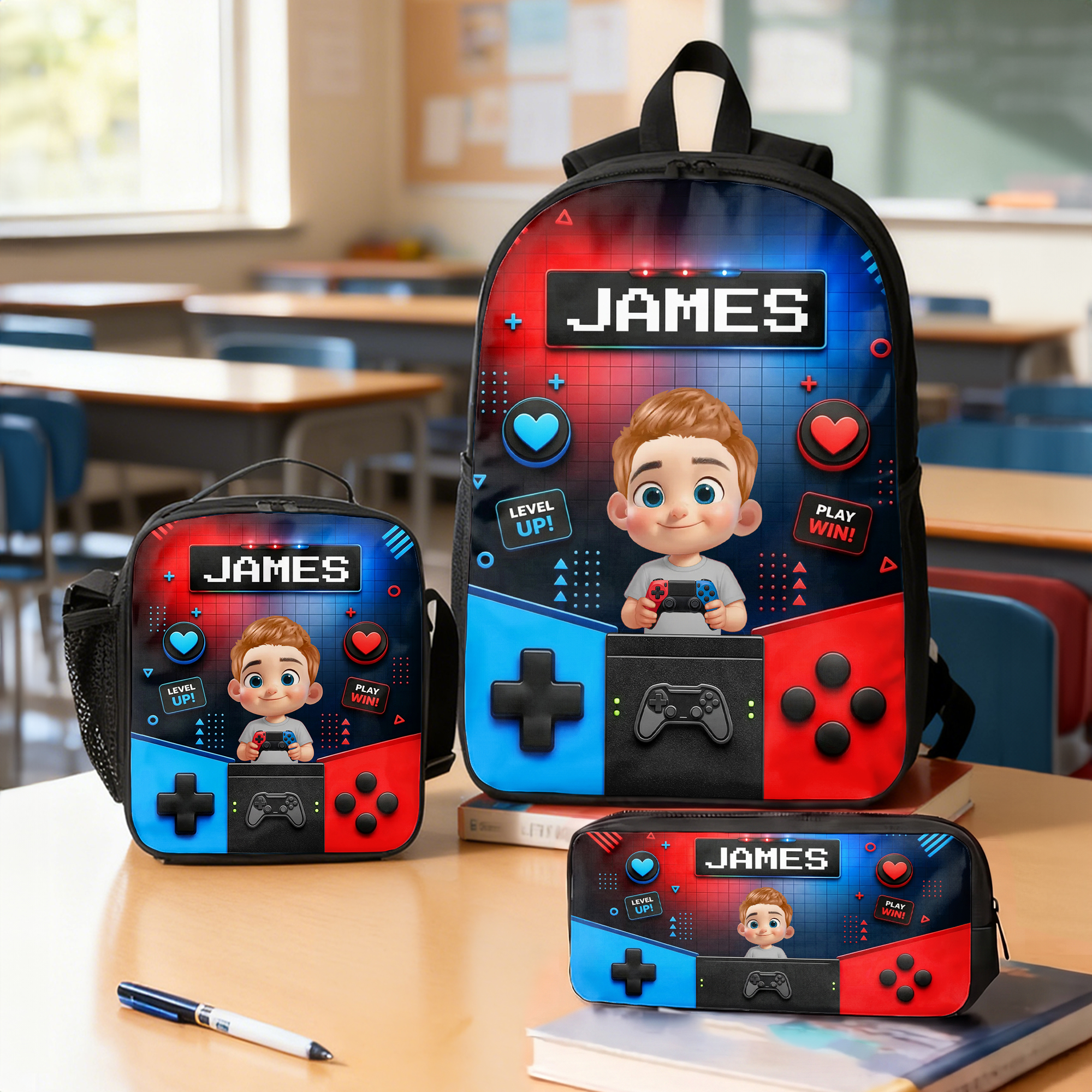 Individuell gestaltetes Set aus Rucksack, Spielpad-Tasche, Lunchbag und Federmäppchen mit Cartoon-Figuren für Kinder in leuchtenden Neonfarben und Namensaufdruck – Schulanfangs- und Geburtstagsgeschen