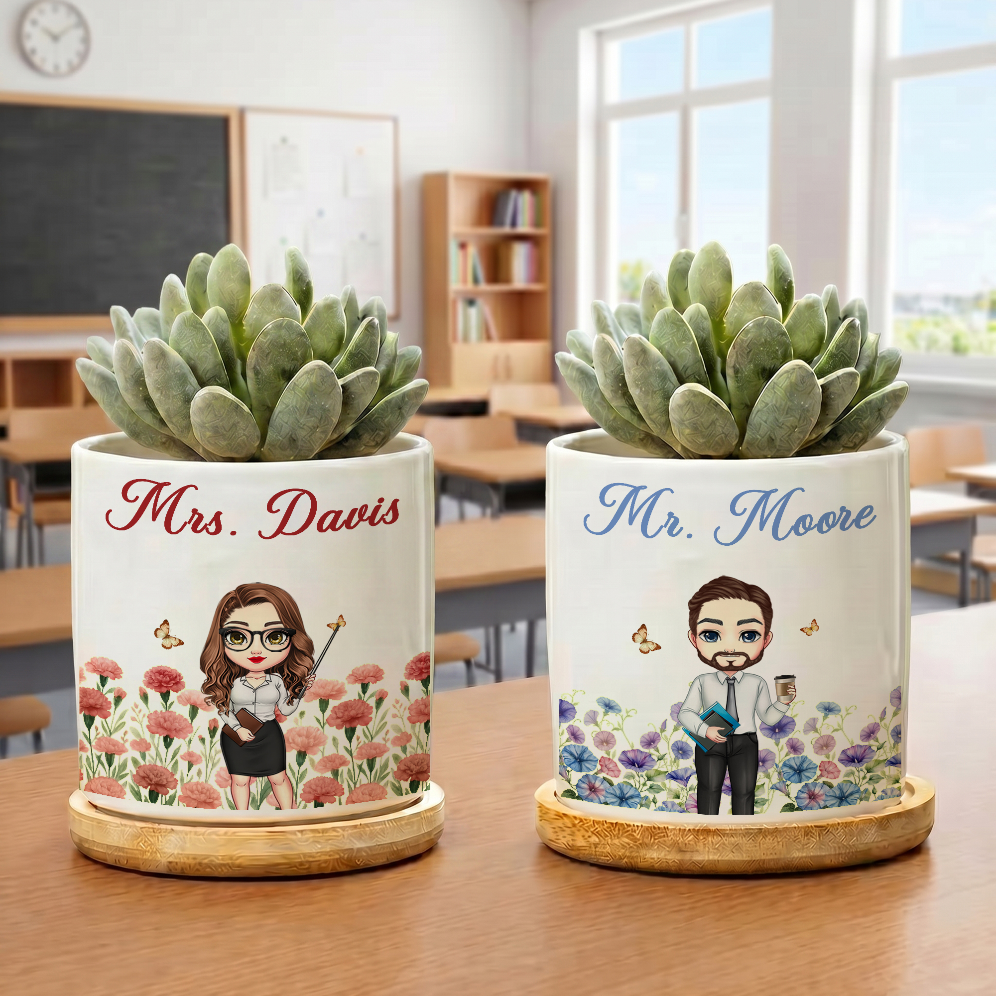 Personalisierter Keramik-Blumentopf mit Cartoon-Figur, Geburtsblume, Vornamen, Nachnamen und Bambus-Sockel – Geschenk zum Lehrertag und zum Schulanfang für Lehrer