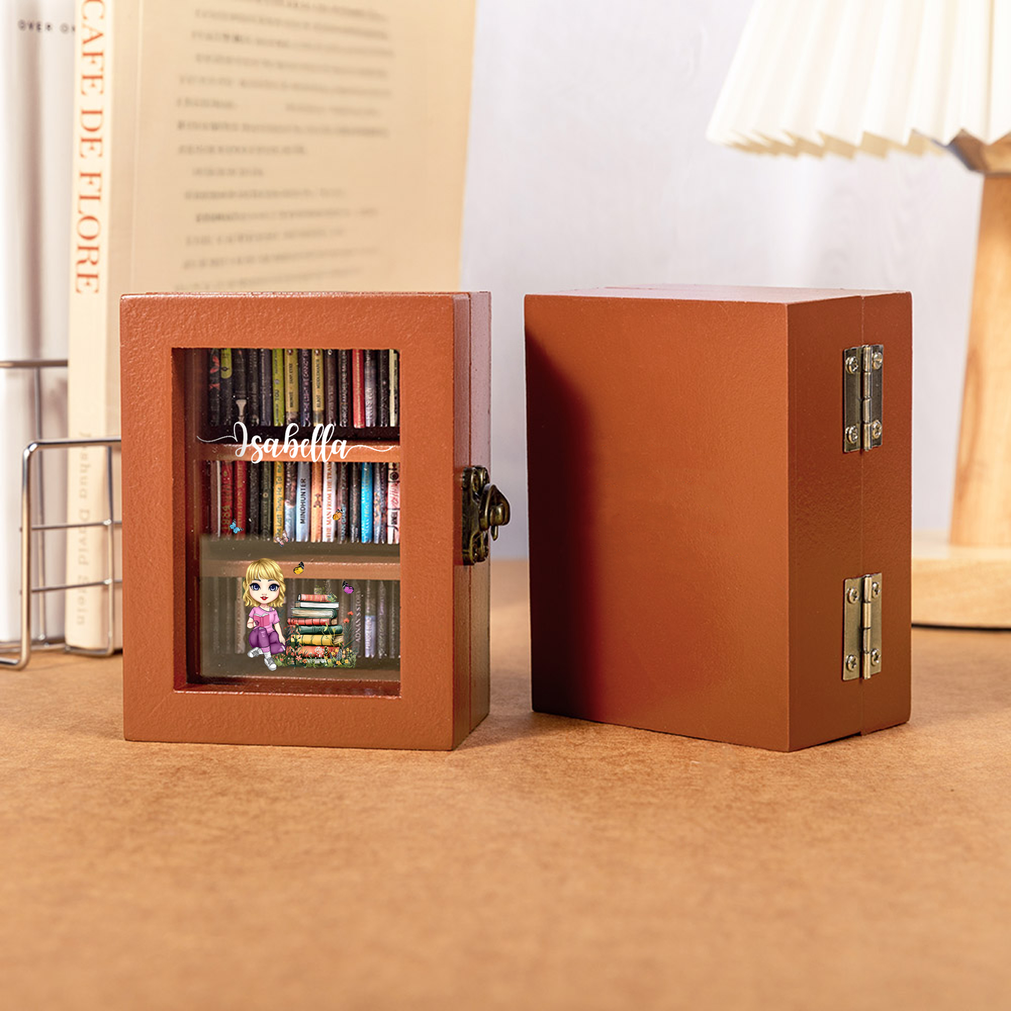 Individuell gestaltetes Miniatur-Bücherregal aus Holz mit Cartoon-Figur zum Lesen, mit Namen, als Dekoration für die Leseecke, Geburtstags- oder Clubgeschenk für Bücherwürmer und Bibliothekare