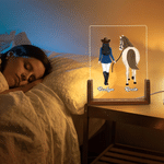 Personlig akryl-LED-nattlampe med tegneseriefigur av en hest sett bakfra, med navn – romdekorasjon og bursdagsgave til ryttere og hesteelskere