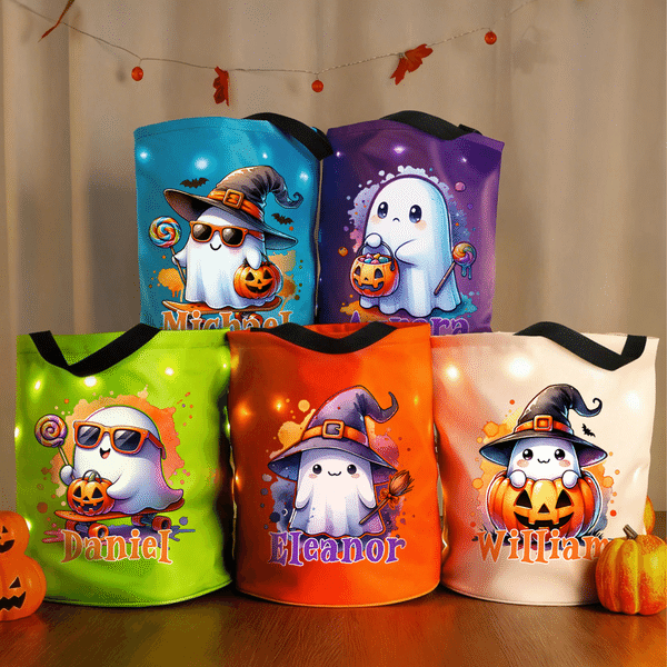 Personlig heksehatt-gresskar-tegneserie-spøkelse-LED-lys «Trick or Treat»-pose med navn – Halloween-gaver til klasseromsfest for barn og tenåringer