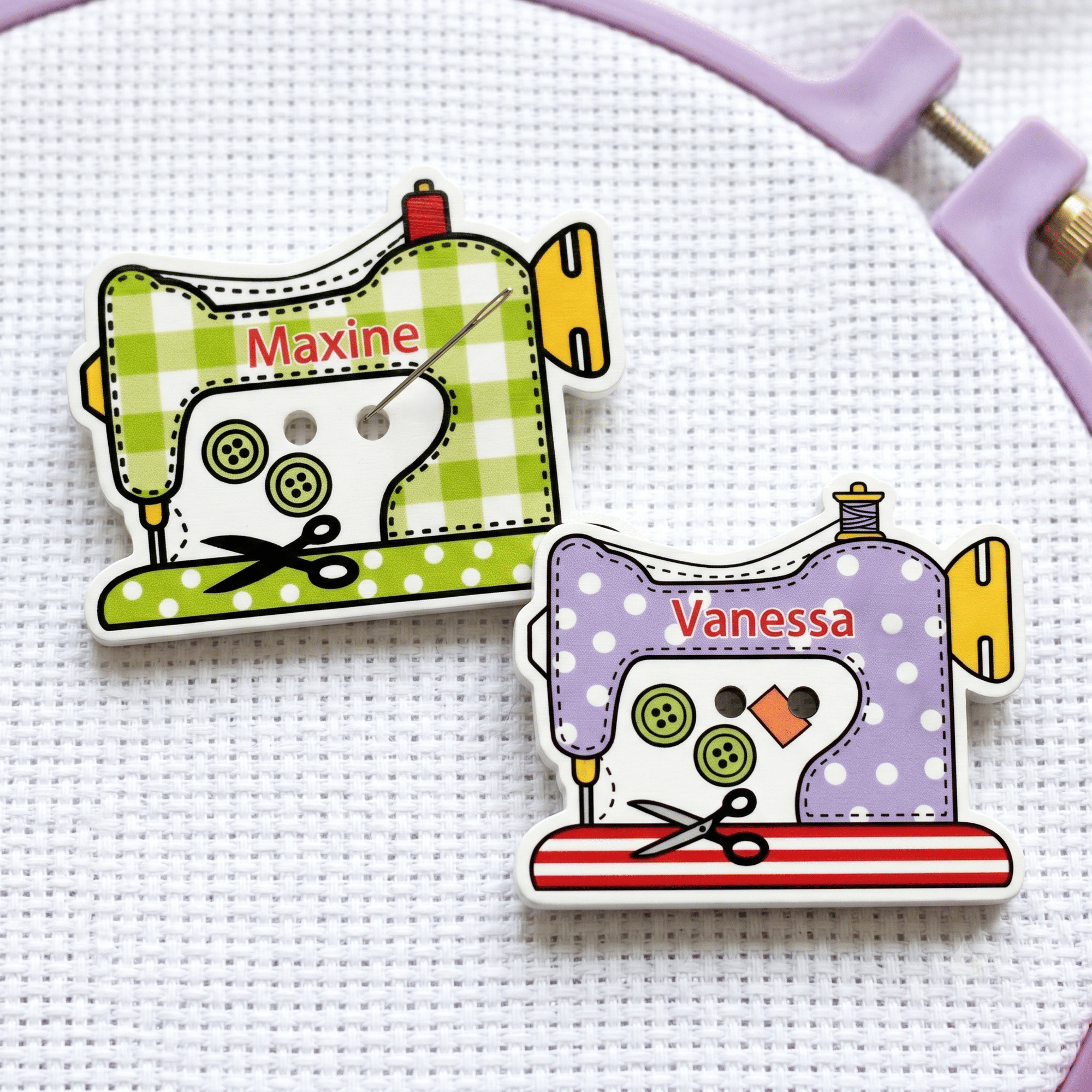 Personalisierter Nadelhalter für die Nähmaschine mit Magnet und gestricktem Namensanhänger – Accessoire für den täglichen Gebrauch, Geburtstagsgeschenk für Strick- und Nähbegeisterte
