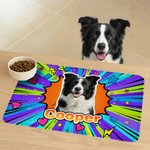 Individuell gestaltete Pop-Art-Futtermatte aus mehrfarbigem PU-Leder mit Haustierfoto und Namen – Wohnaccessoire und Geburtstagsgeschenk für Haustierbesitzer und -liebhaber