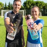 Borraccia sportiva personalizzata con silhouette di un calciatore adolescente in sfumatura, nome e tappo a scatto: regalo di compleanno o per la palestra per adolescenti appassionati di calcio