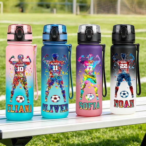 Borraccia sportiva personalizzata con silhouette di un calciatore adolescente in sfumatura, nome e tappo a scatto: regalo di compleanno o per la palestra per adolescenti appassionati di calcio