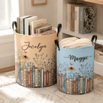 Cesta de almacenamiento para la colada, personalizada, multicolor, con diseño de libro vintage, resistente al agua, con asa y nombre; regalo de inauguración de casa o de cumpleaños para mujeres