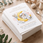 Carte de naissance personnalisée représentant des animaux endormis à l'aquarelle, avec le prénom et un message de naissance. Cadeau idéal pour une baby shower ou un anniversaire, destiné aux nouveaux 
