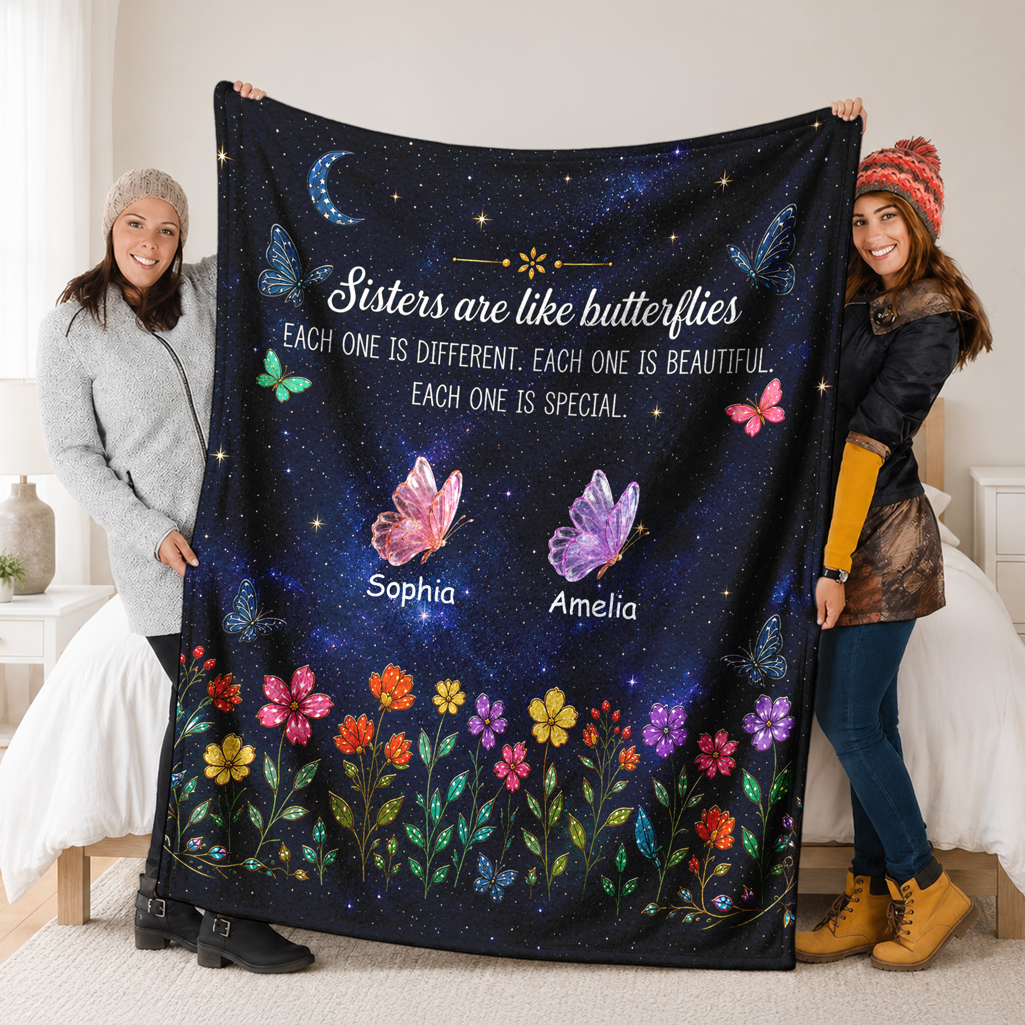 Individuell gestaltete, weiche Decke mit Sternenhimmel-, Schmetterlings- und Blumenmotiv sowie Namenszug – Wohnaccessoire, Party- und Geburtstagsgeschenk für Schwestern, Freundinnen und beste Freundin