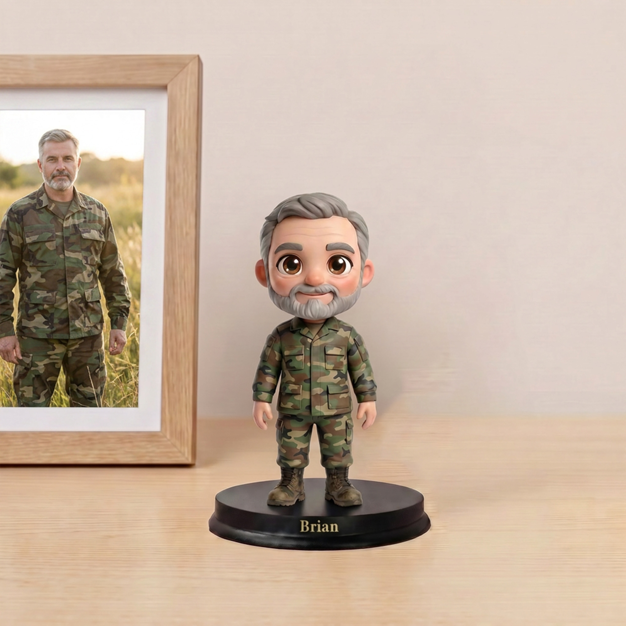 Personalisiertes, kreatives Foto als 3D-Cartoon-Soldatenfigur mit Text – Schreibtischdekoration und Geburtstagsgeschenk für einen Soldaten im Ruhestand