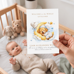 Carte de naissance personnalisée représentant des animaux endormis à l'aquarelle, avec le prénom et un message de naissance. Cadeau idéal pour une baby shower ou un anniversaire, destiné aux nouveaux 