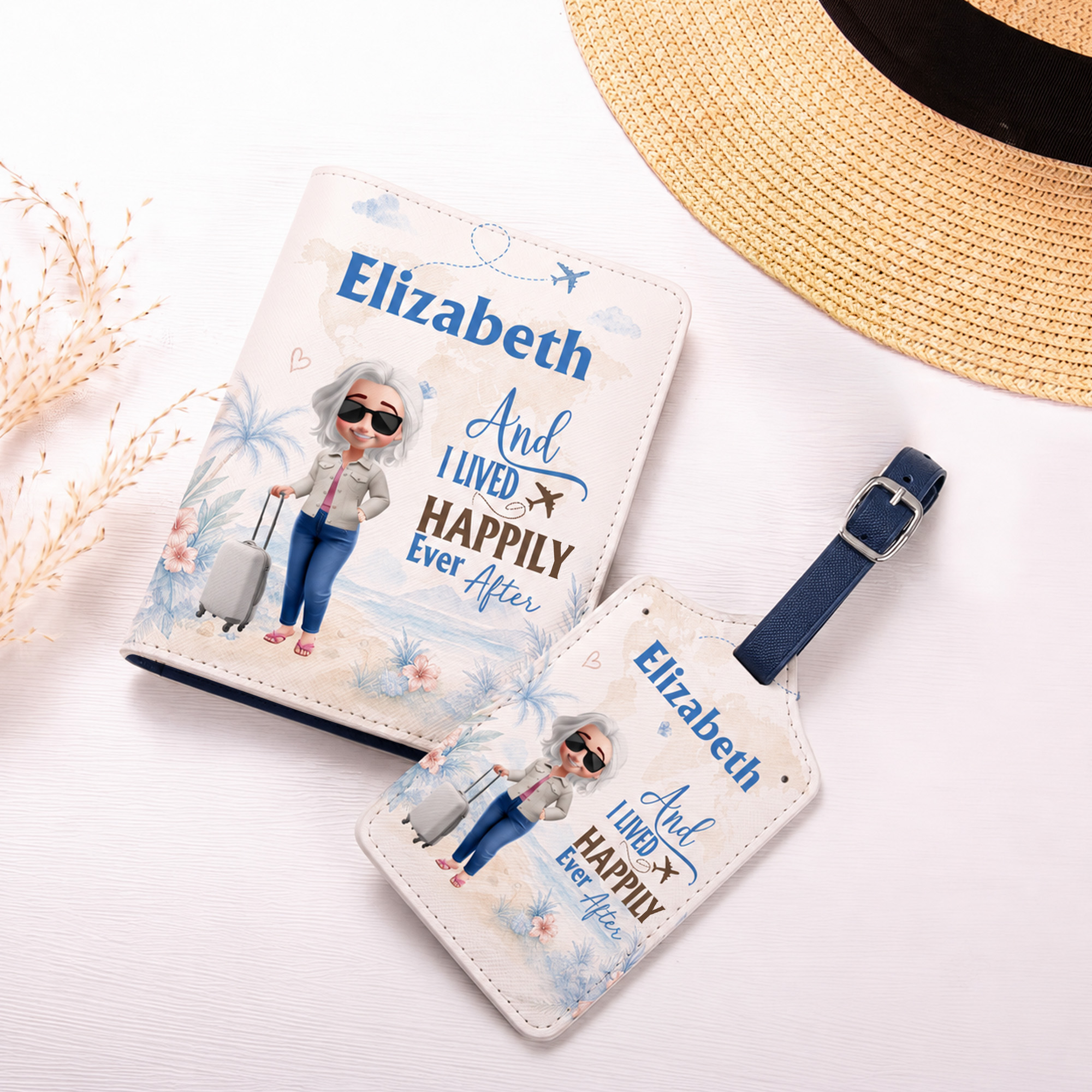 Personalisiertes Reise-Set aus Kofferanhänger und Reisepasshülle mit Cartoon-Figuren, Namen und Text – für den täglichen Gebrauch, als Geburtstagsgeschenk für Reiseliebhaber und Freunde